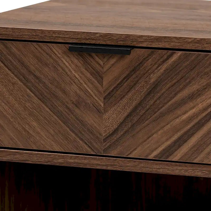 Table d'appoint en bois de style moderne avec finition noyer-brun, accents en métal noir et tiroir unique